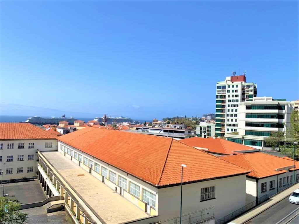 Madeira, 3 Bedroom Apartment With Ocean Views In Funchal Bagian luar foto
